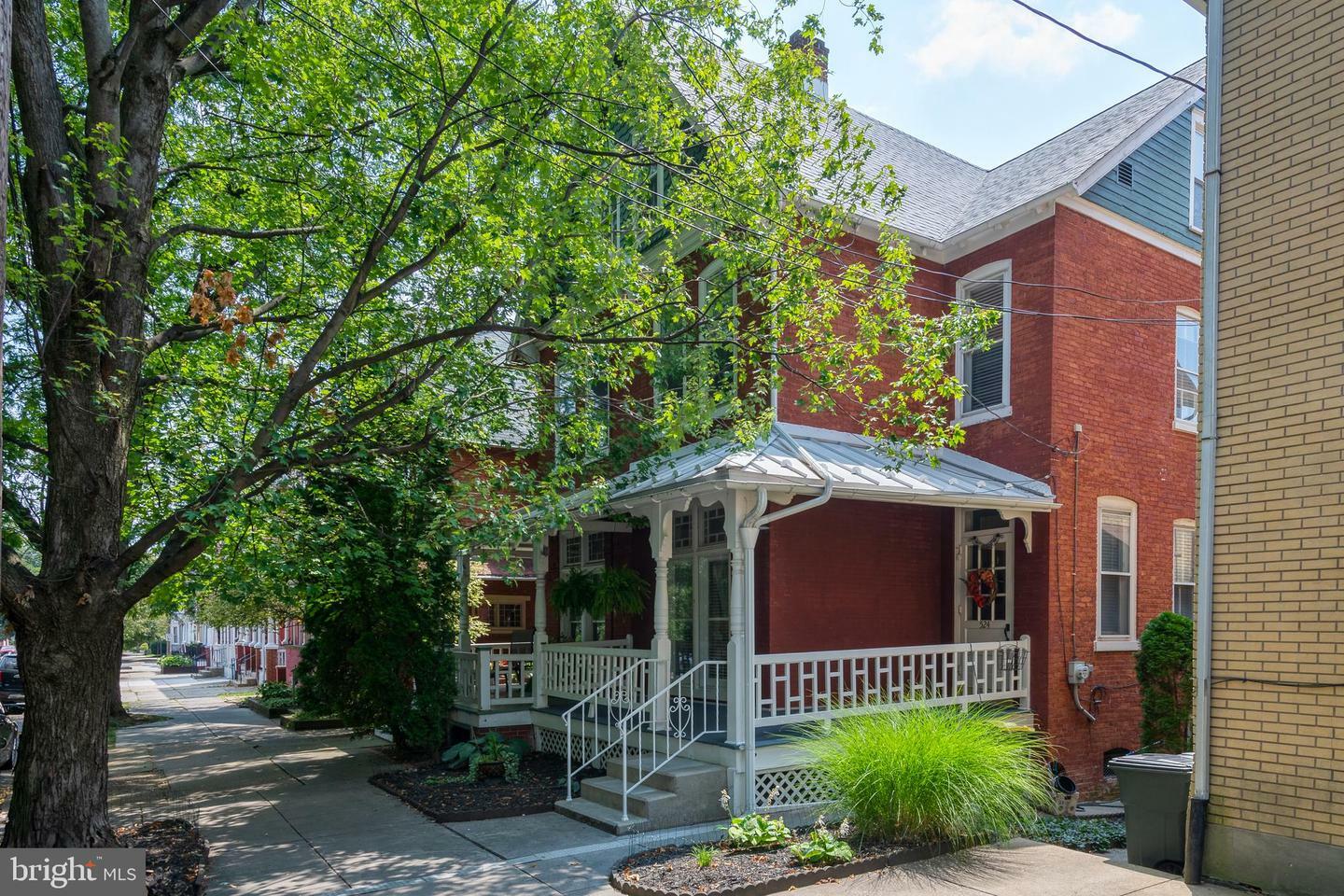 Property Photo:  524 W James Street  PA 17603 