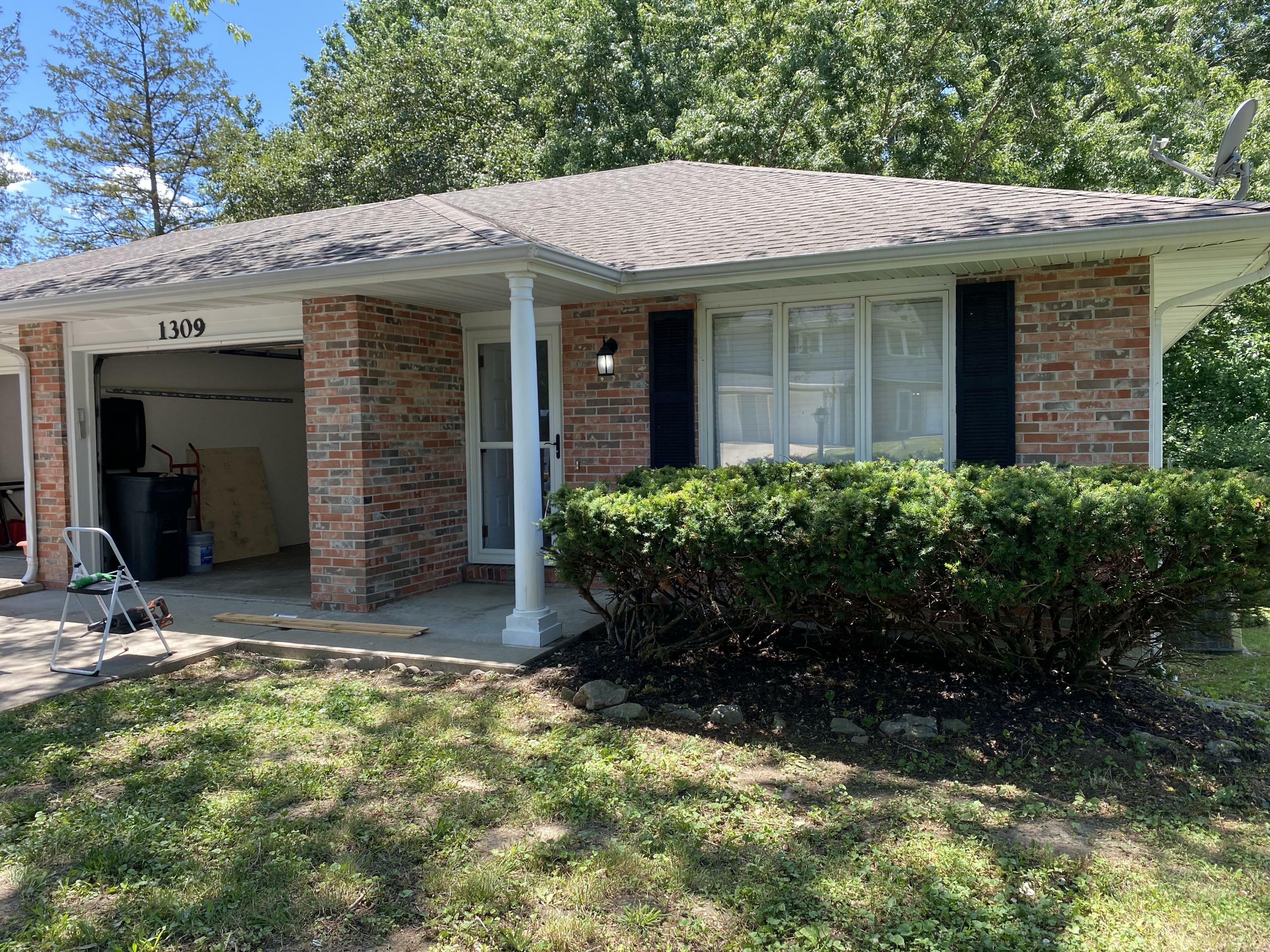 Property Photo:  1309 W Lexington Cir  MO 65203 