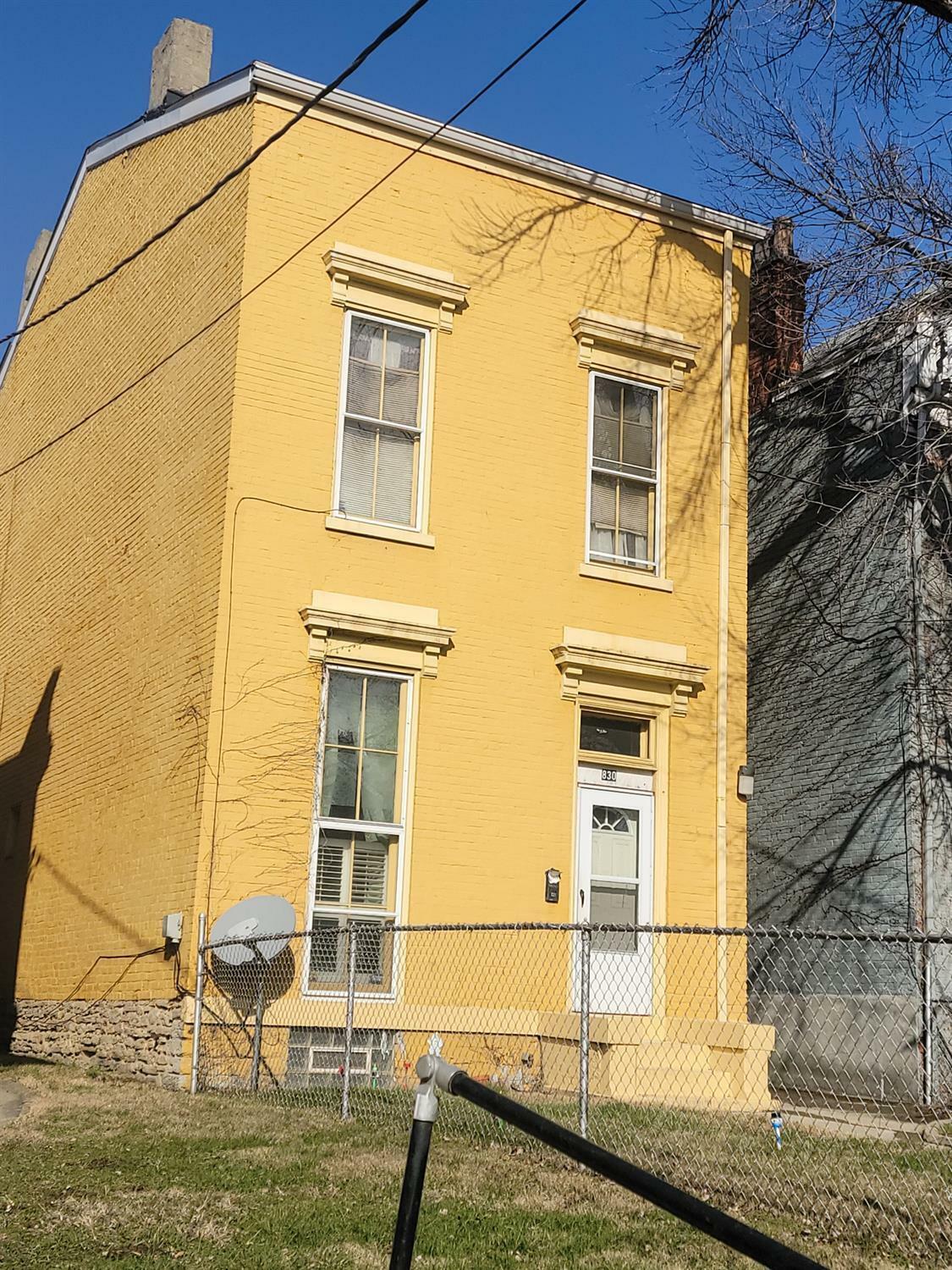 Property Photo: 830 York St OH 45214