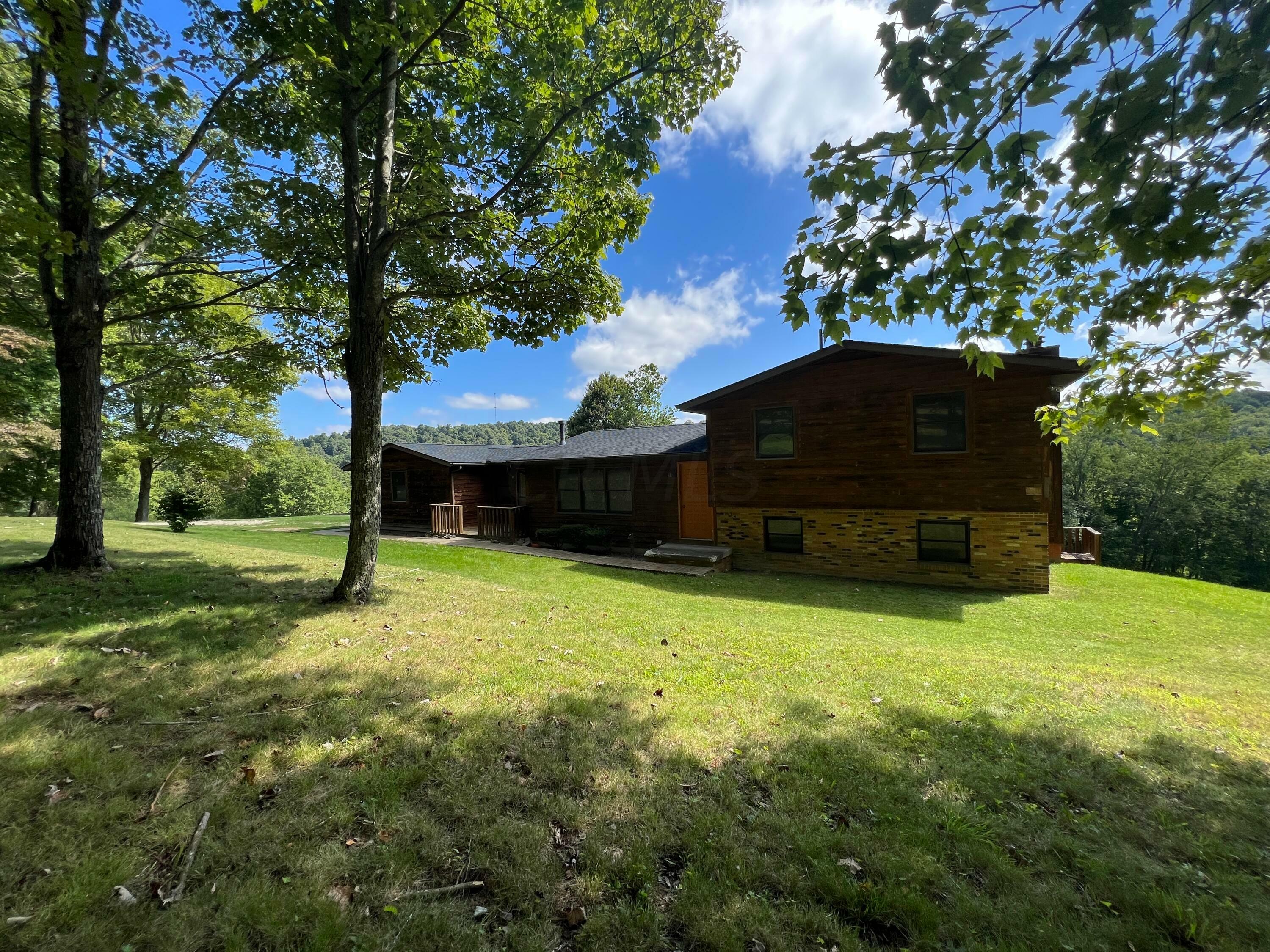 Property Photo: 10279 Fallsburg NE Road OH 43055