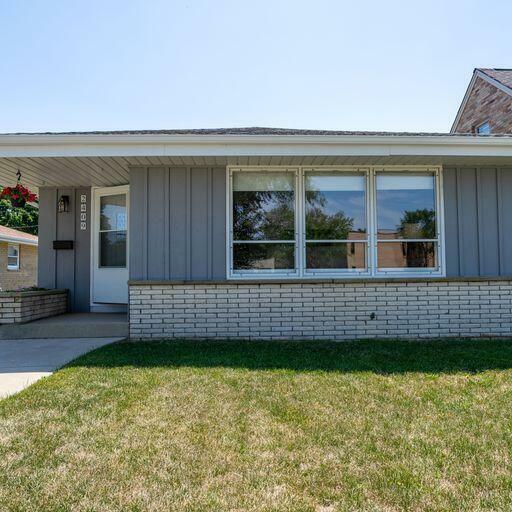 Property Photo:  2409 W Layton Ave  WI 53221 