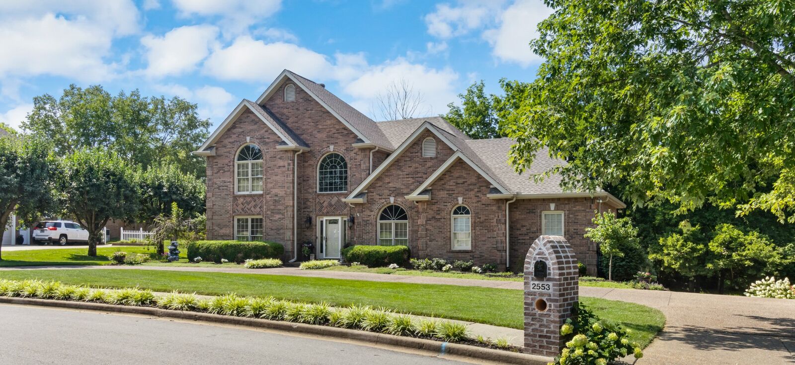 Property Photo:  2553 Stone Briar Dr  TN 37043 