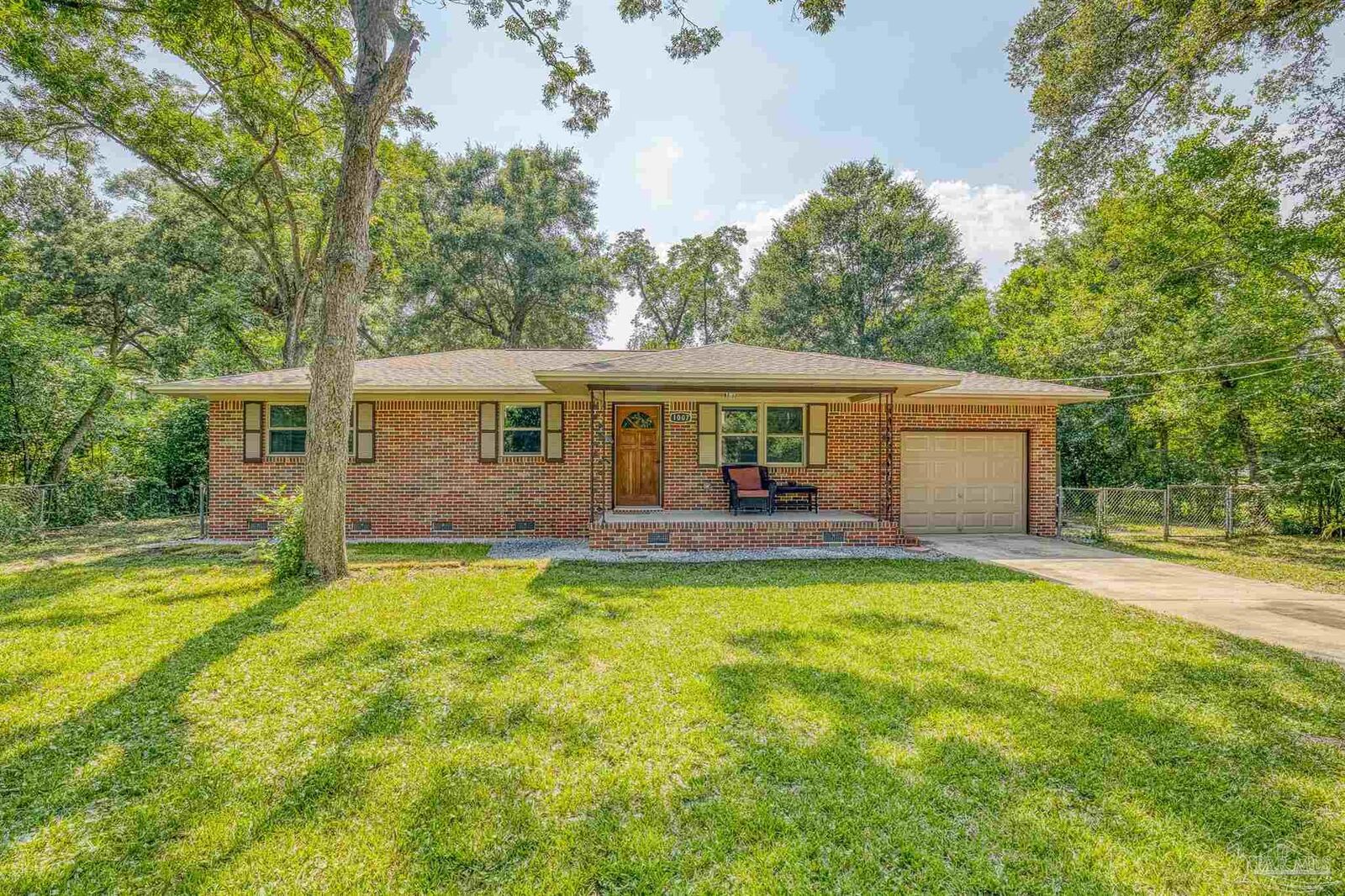 Property Photo:  1007 N 60th Ave  FL 32506 
