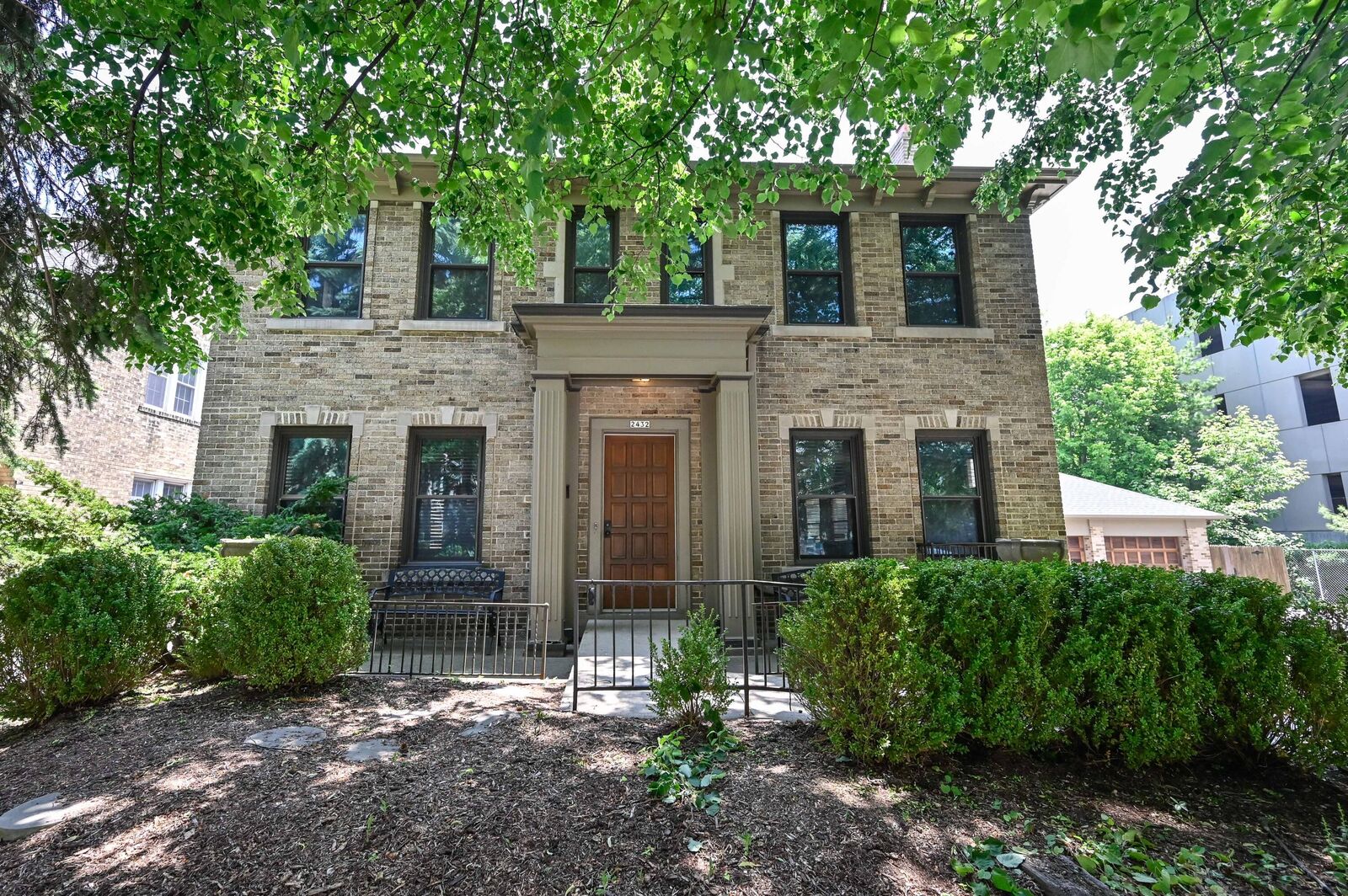 Property Photo:  2432 N Lake Dr  WI 53211 