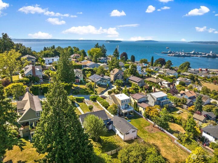 3427  Bell Avenue B  Everett WA 98201 photo