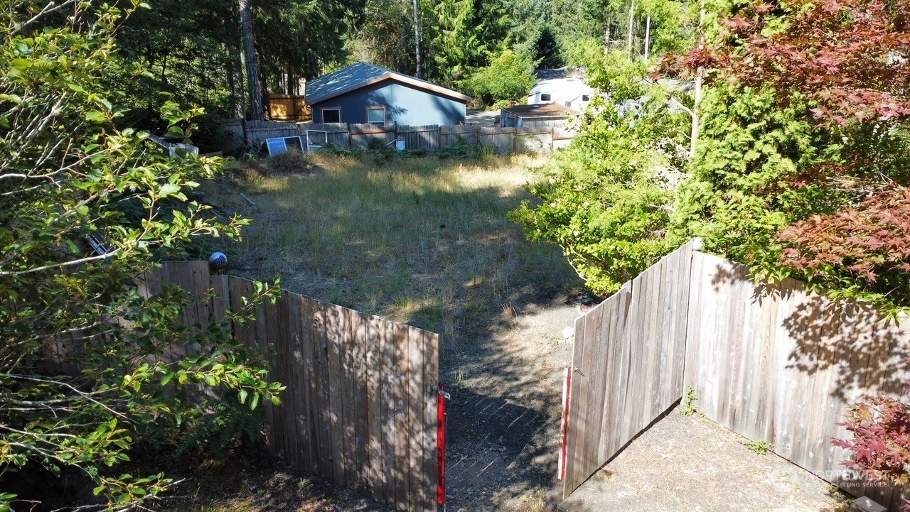 Property Photo:  70 E Carr Place E  WA 98584 