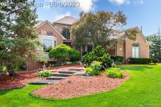 Property Photo: 1932 Kingscross Drive MI 48316