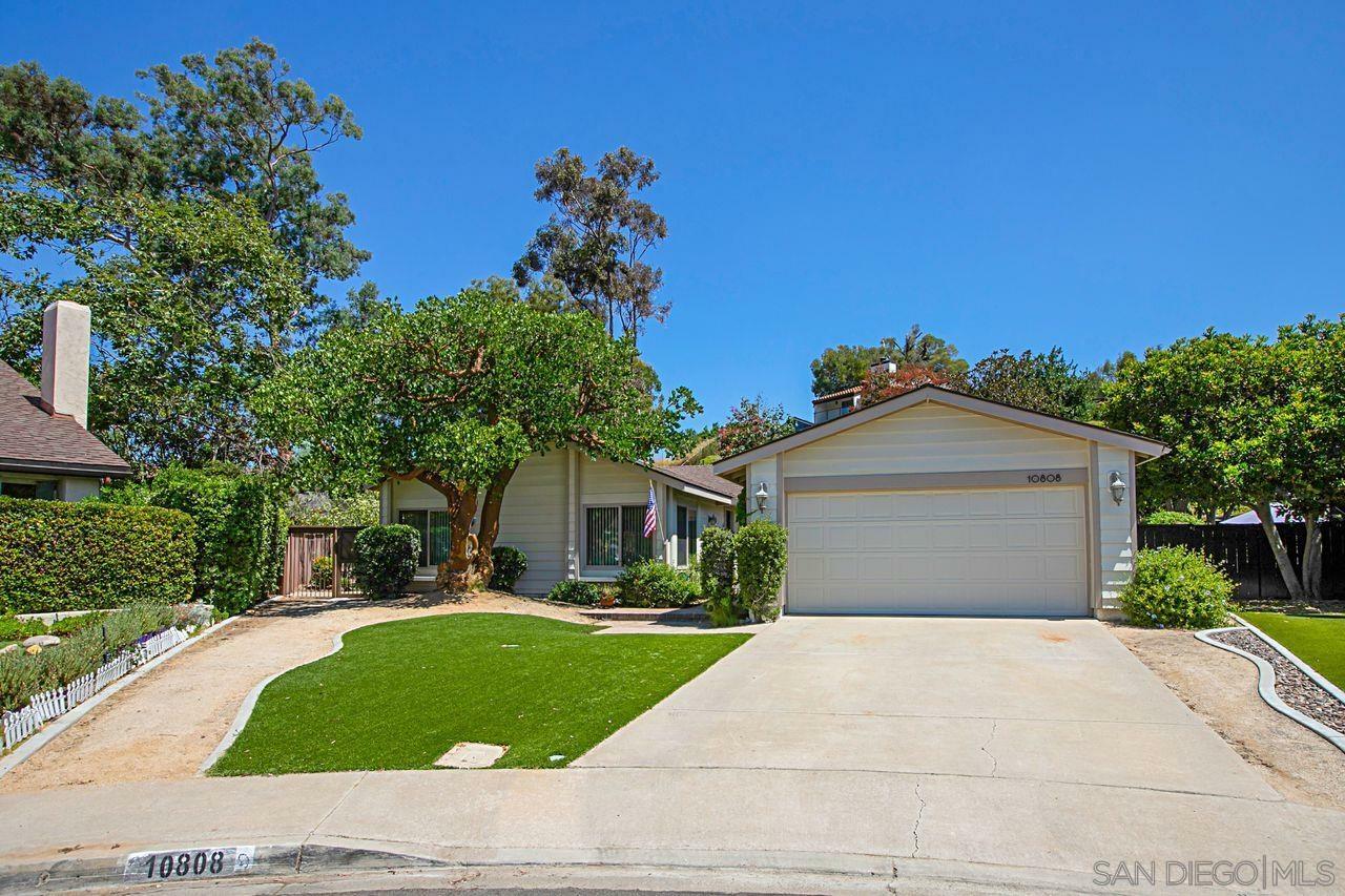 Property Photo: 10808 Rueda Ct CA 92124