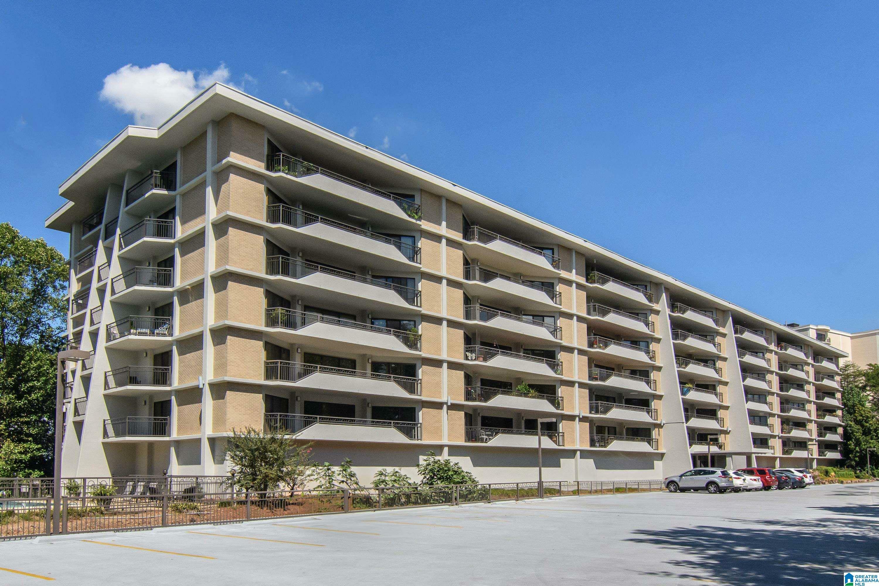 1120 Beacon Parkway 506  Birmingham AL 35209 photo