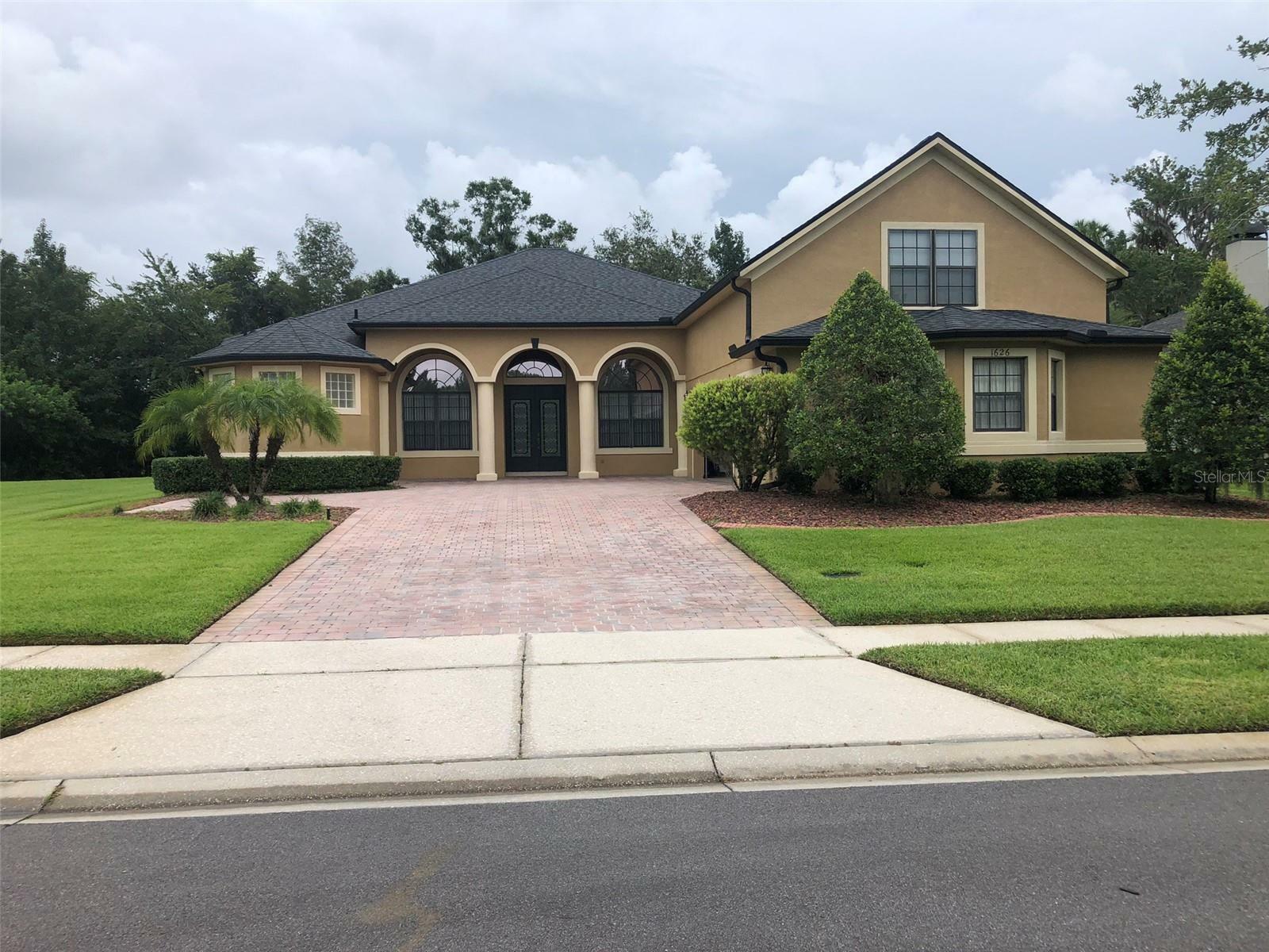 Property Photo:  1626 Wrentham Court  FL 32708 