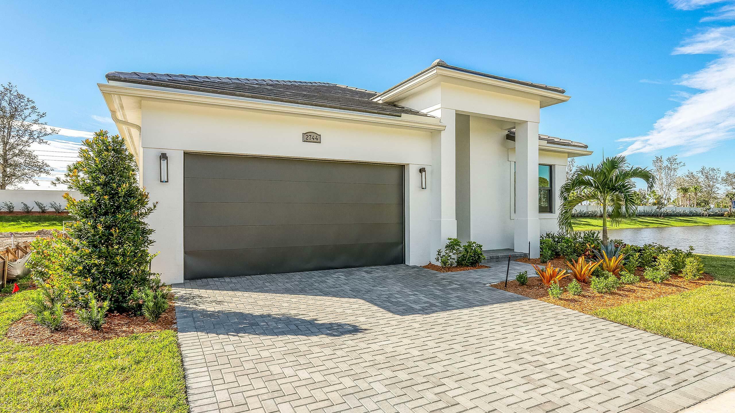 Property Photo: 2744 SE Ashfield Drive FL 34984
