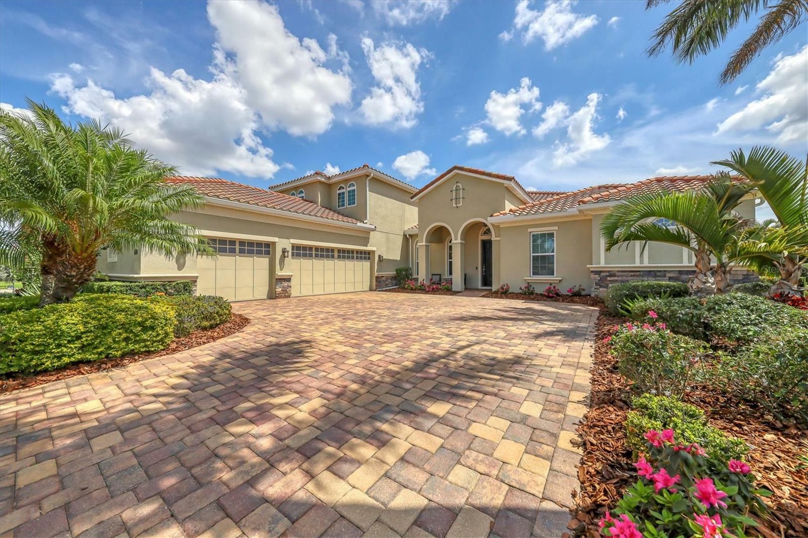 Property Photo: 17006 1st Drive E FL 34212