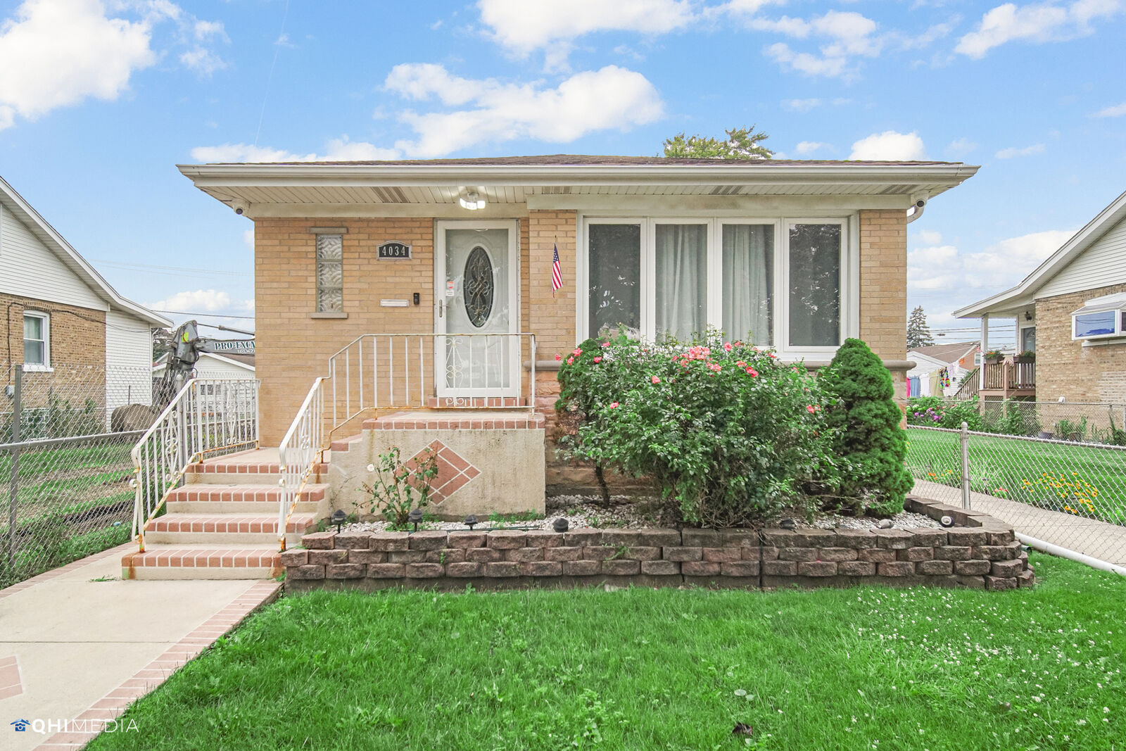 Property Photo: 4034 N Oriole Avenue IL 60706