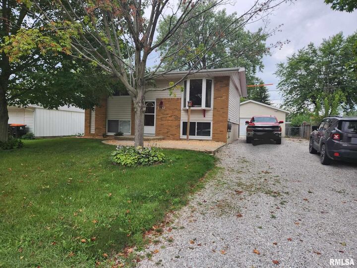 2232 Mar Vista Drive  Washington IL 61571 photo