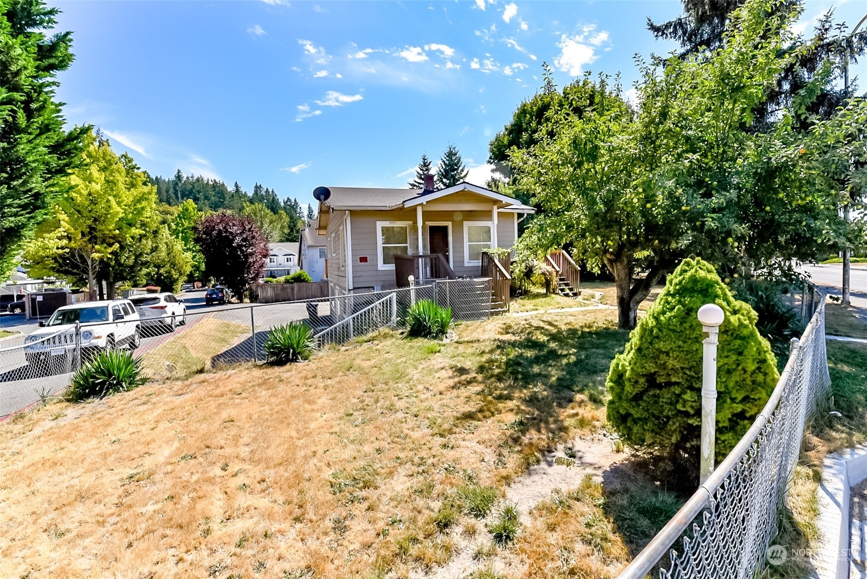 Property Photo:  1002 37th Street SE  WA 98002 