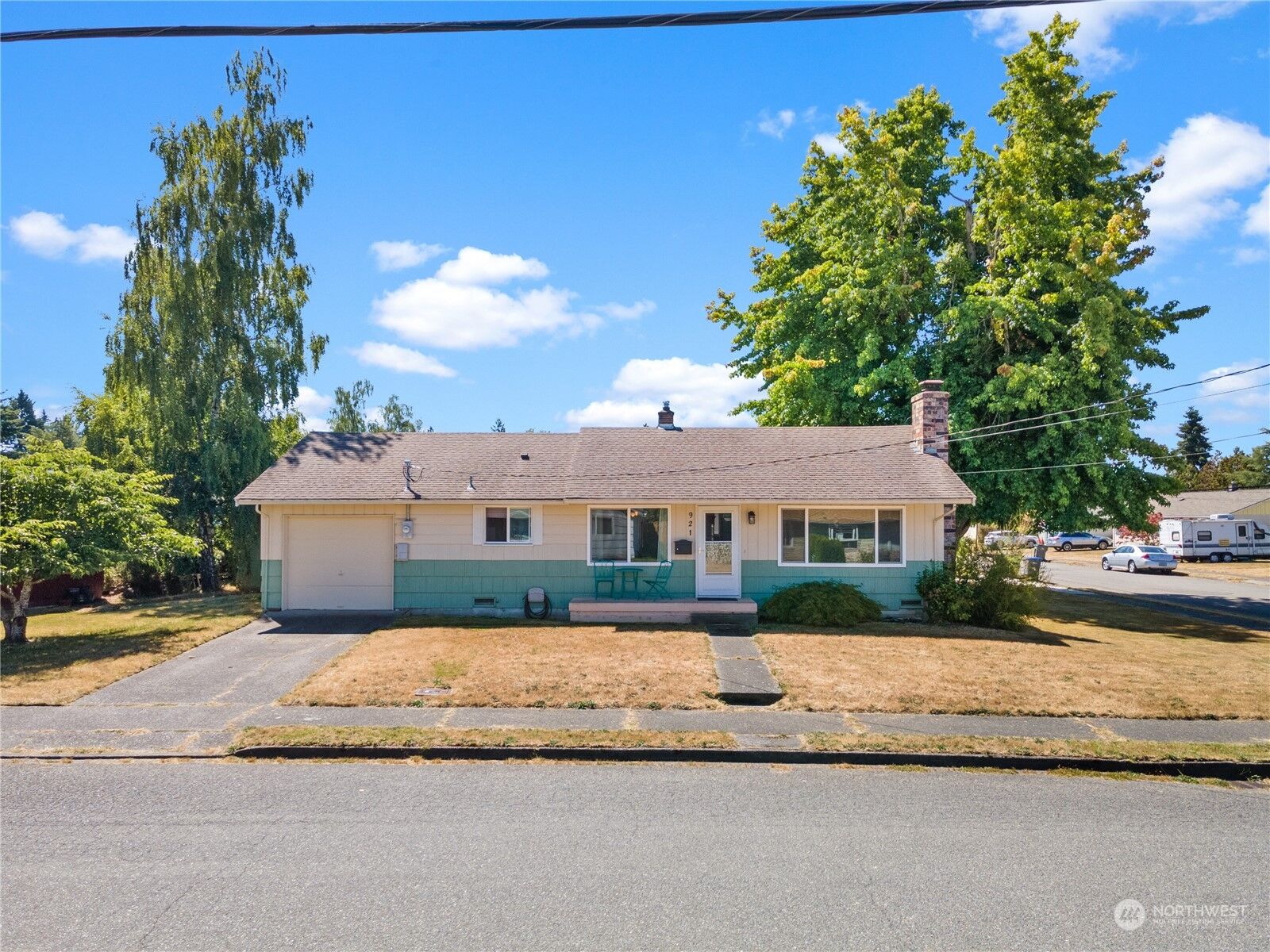 Property Photo:  921 E 31st Street  WA 98310 