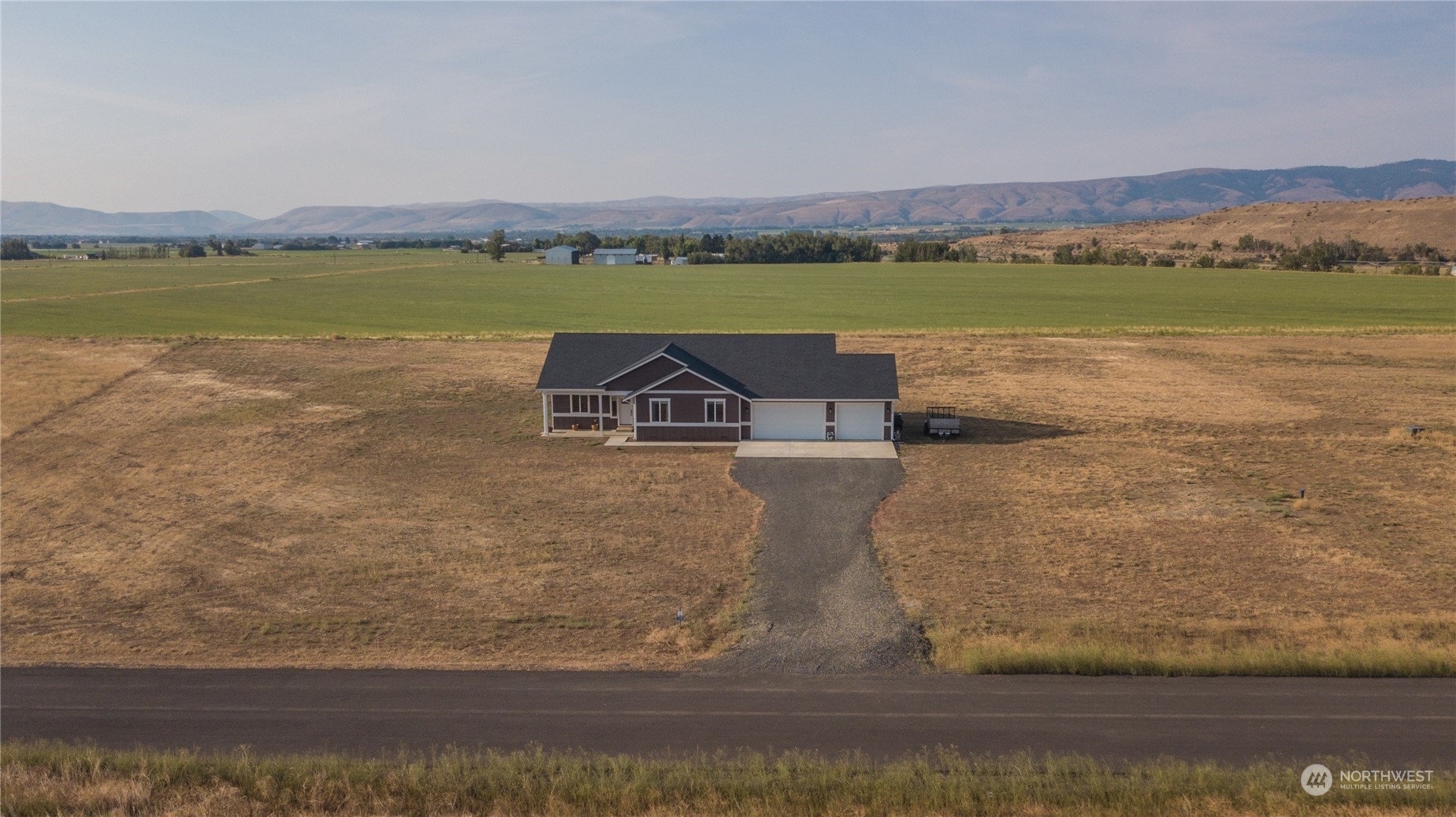 Property Photo:  570 Green Canyon Lane  WA 98926 