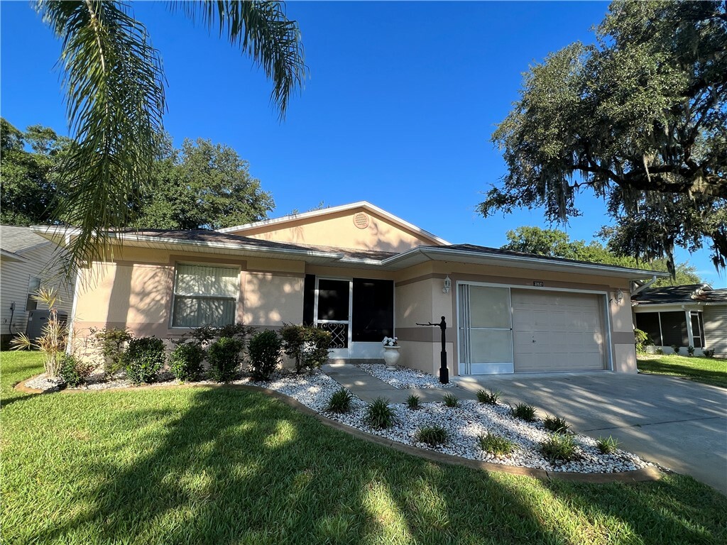 Property Photo:  32627 Oak Park Drive  FL 34748 