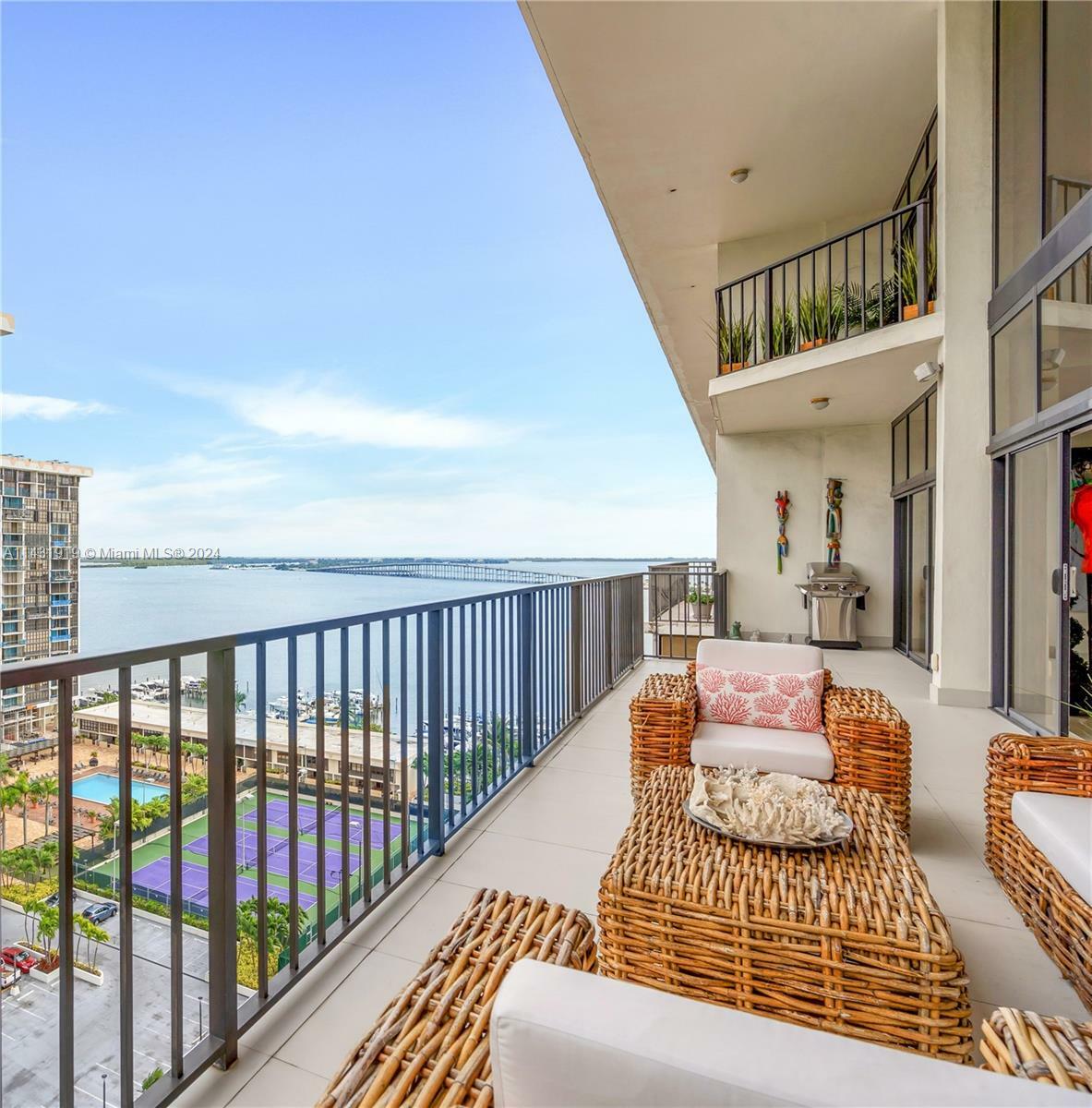 Property Photo:  1915 Brickell Ave Cph2  FL 33129 