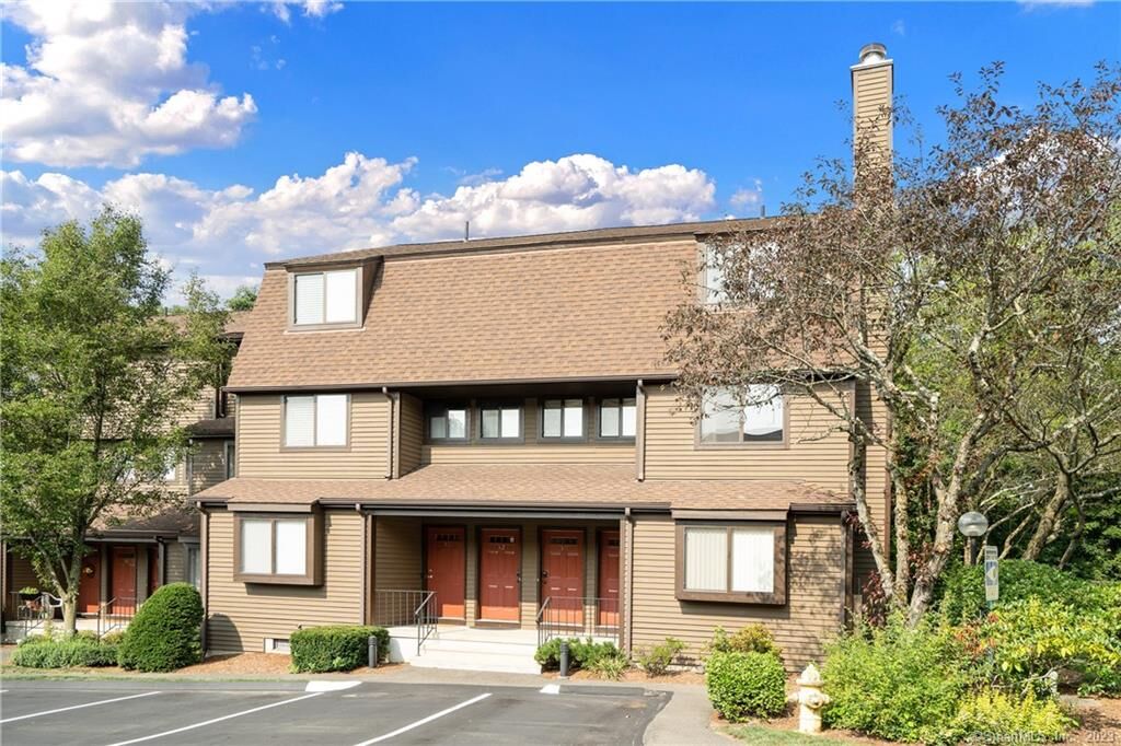 Property Photo: 115 Fillow Street 30 CT 06850