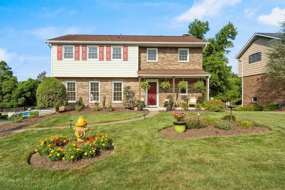 Property Photo:  245 Karen Drive  PA 15037 