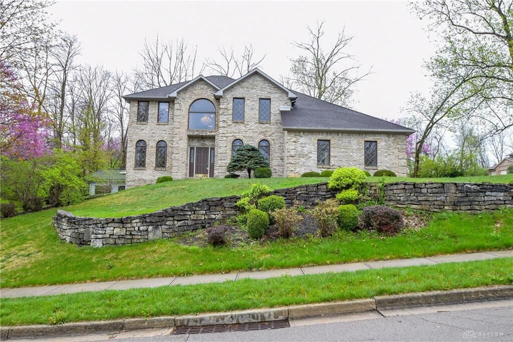 Property Photo:  400 Timberwind Lane  OH 45377 