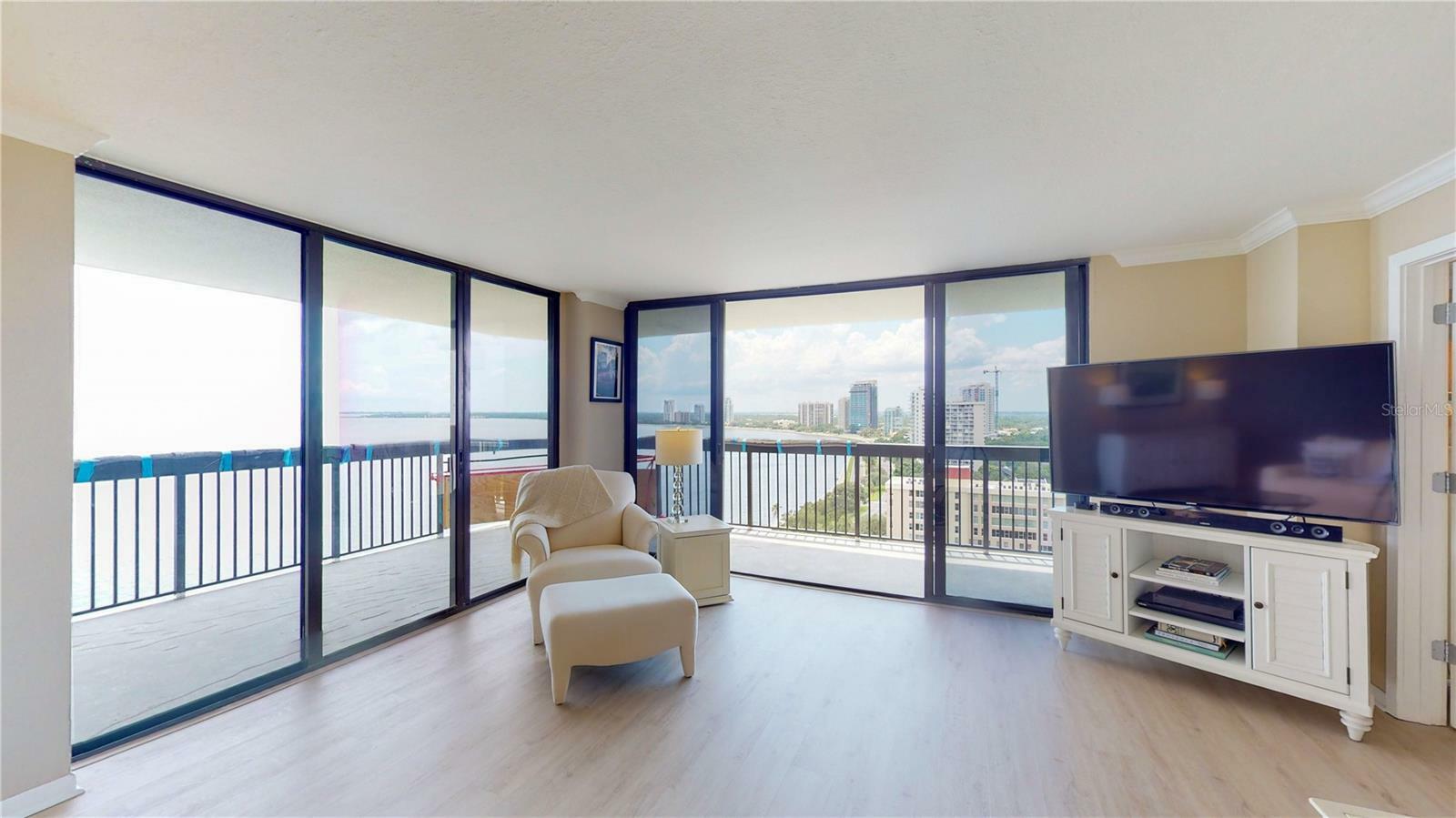 Property Photo:  2413 Bayshore Blvd 1804  FL 33629 