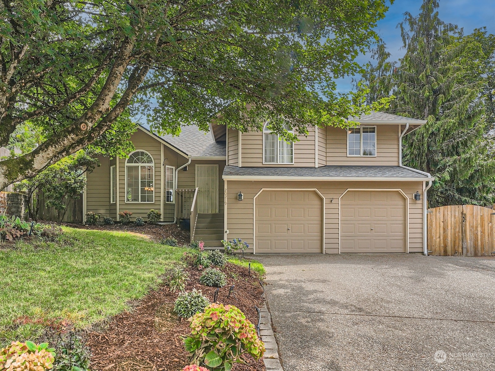 Property Photo:  20219 SE 258th Street  WA 98042 