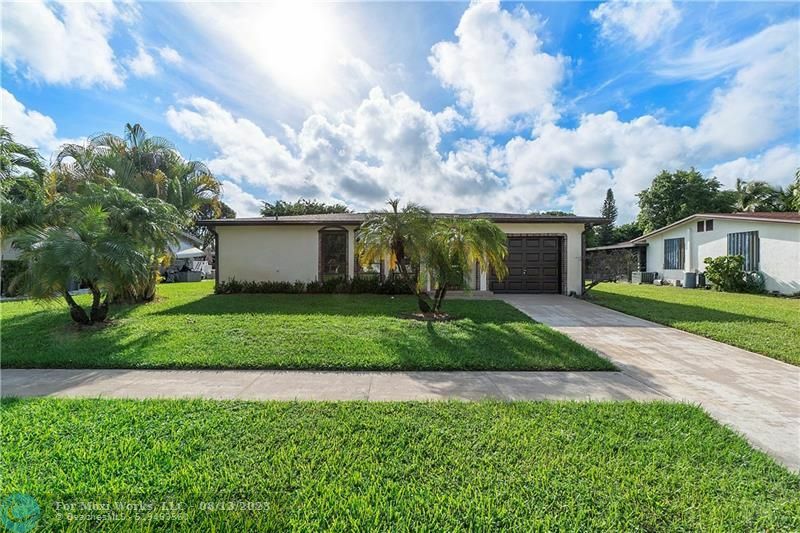 Property Photo:  14656 Sunny Waters Ln  FL 33484 