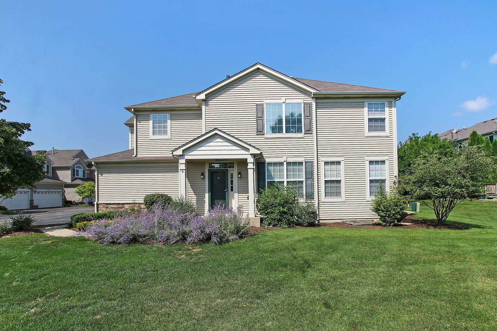 Property Photo: 631 S Jade Lane IL 60073