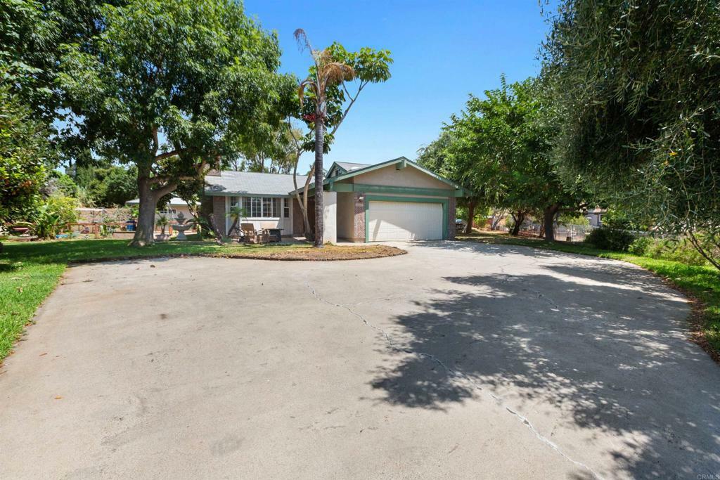 Property Photo:  1448 E Taylor Street  CA 92084 