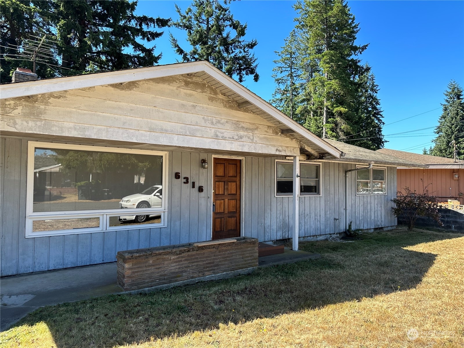 Property Photo:  6316 181st Place SW  WA 98037 