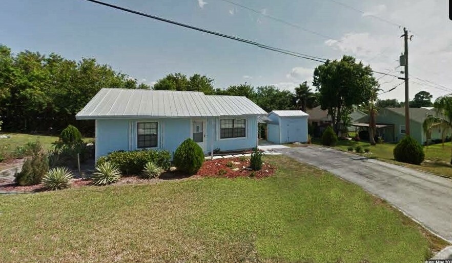 Property Photo:  339 16th Place SW  FL 32962 