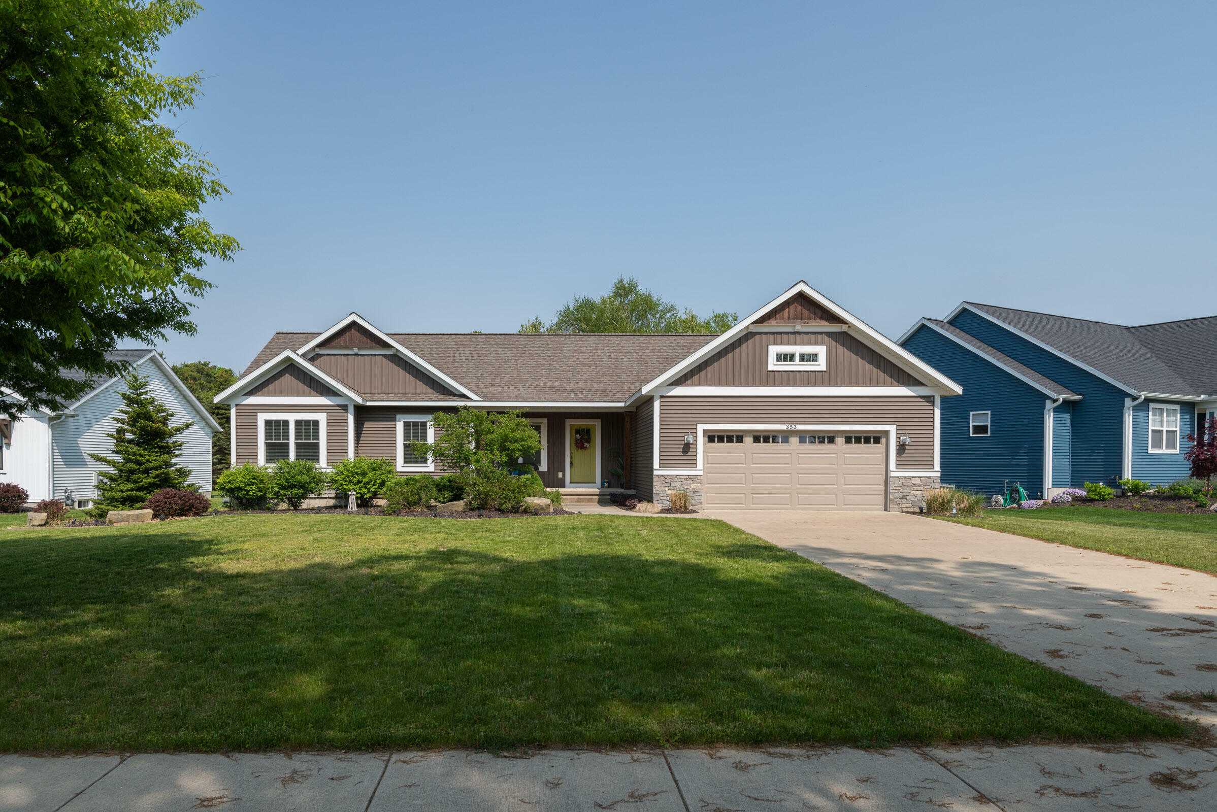 Property Photo:  353 Parkside Lane  MI 49406 