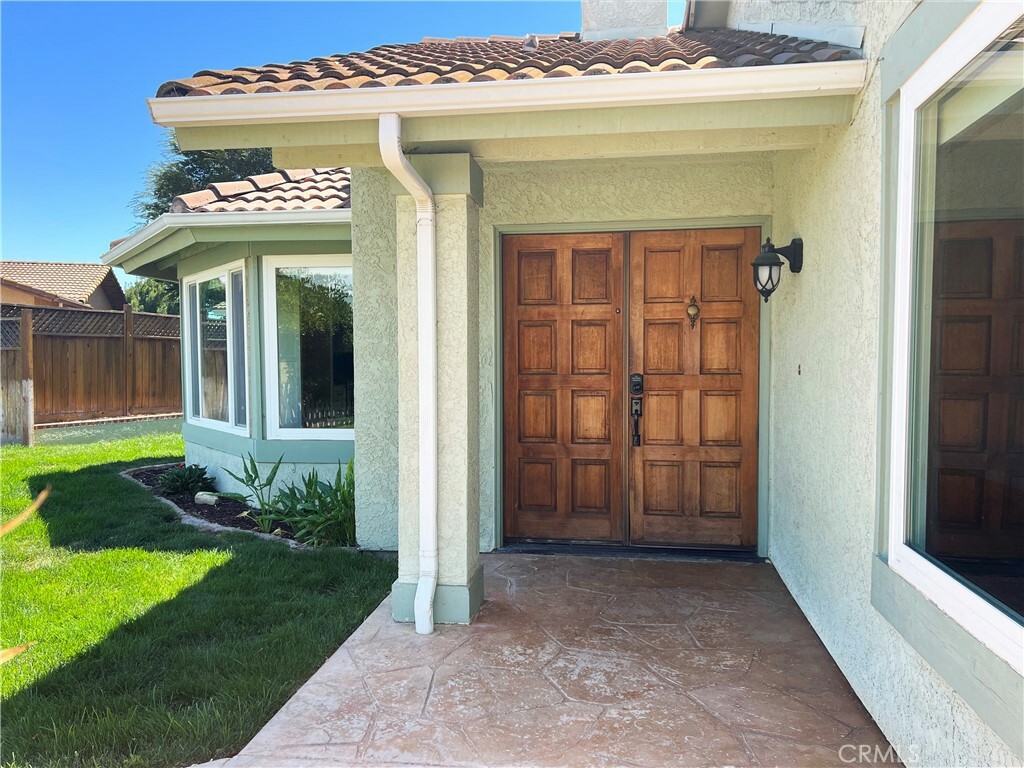 Property Photo:  840 Pocahontas Court  CA 93446 