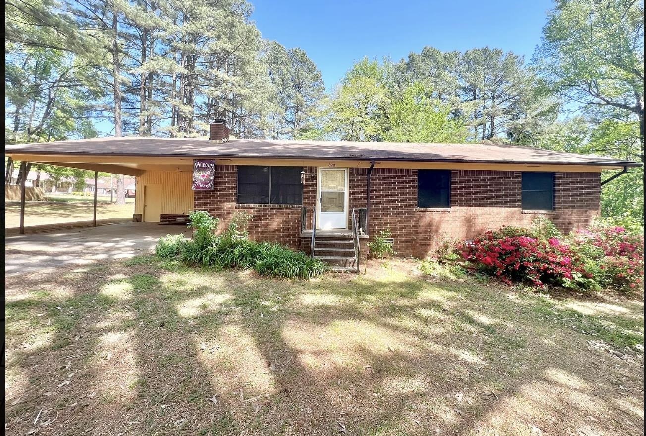 Property Photo:  620 N Ray Road  AR 72830 