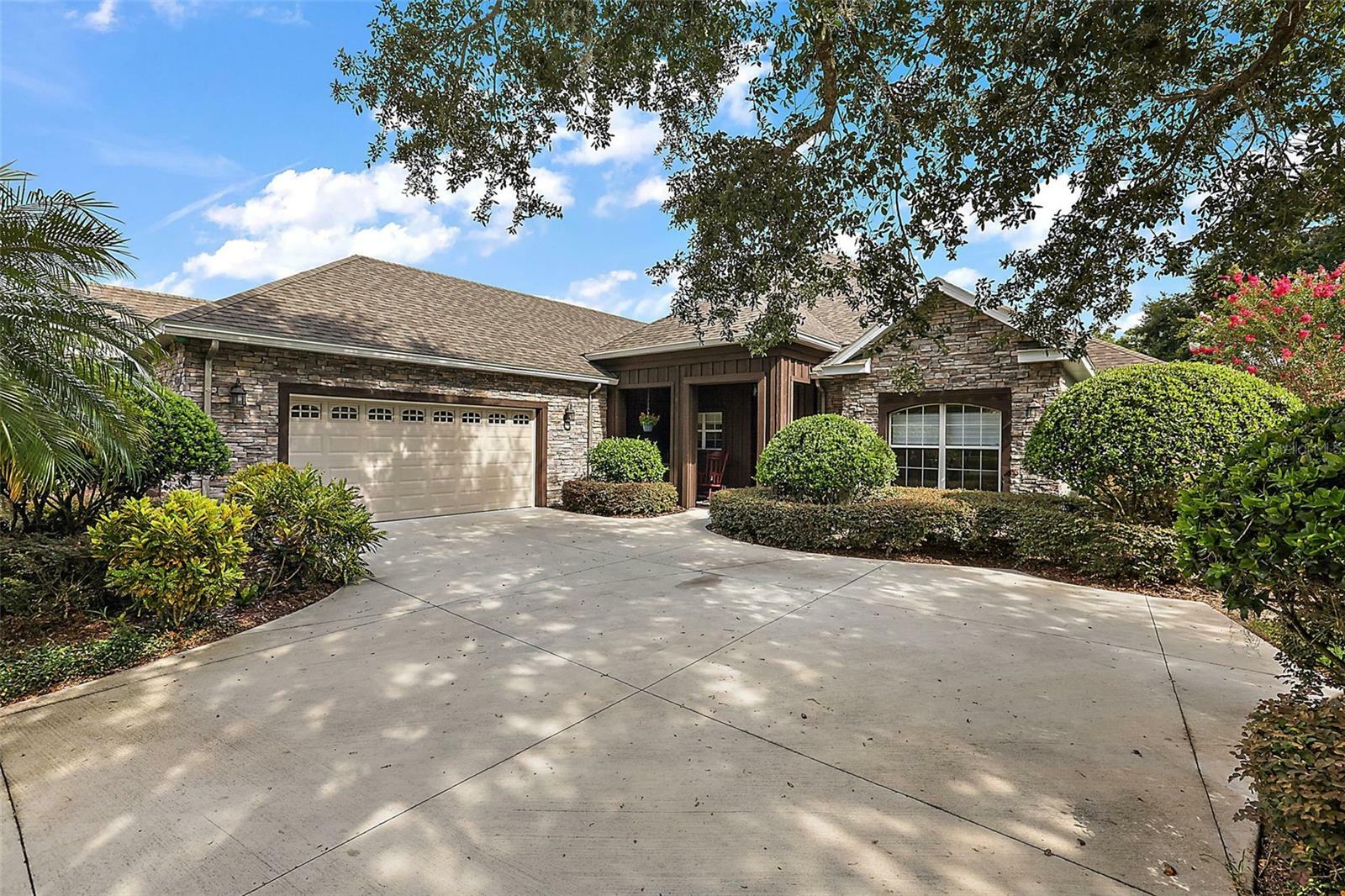 Property Photo:  19631 Spring Oak Drive  FL 32736 