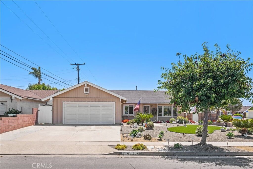 Property Photo:  4532 Suite Dr  CA 92649 