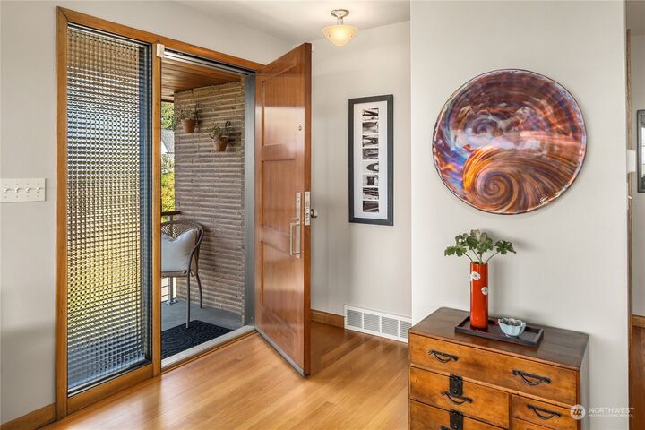 Property Photo: 4105 SW Holly Street WA 98136