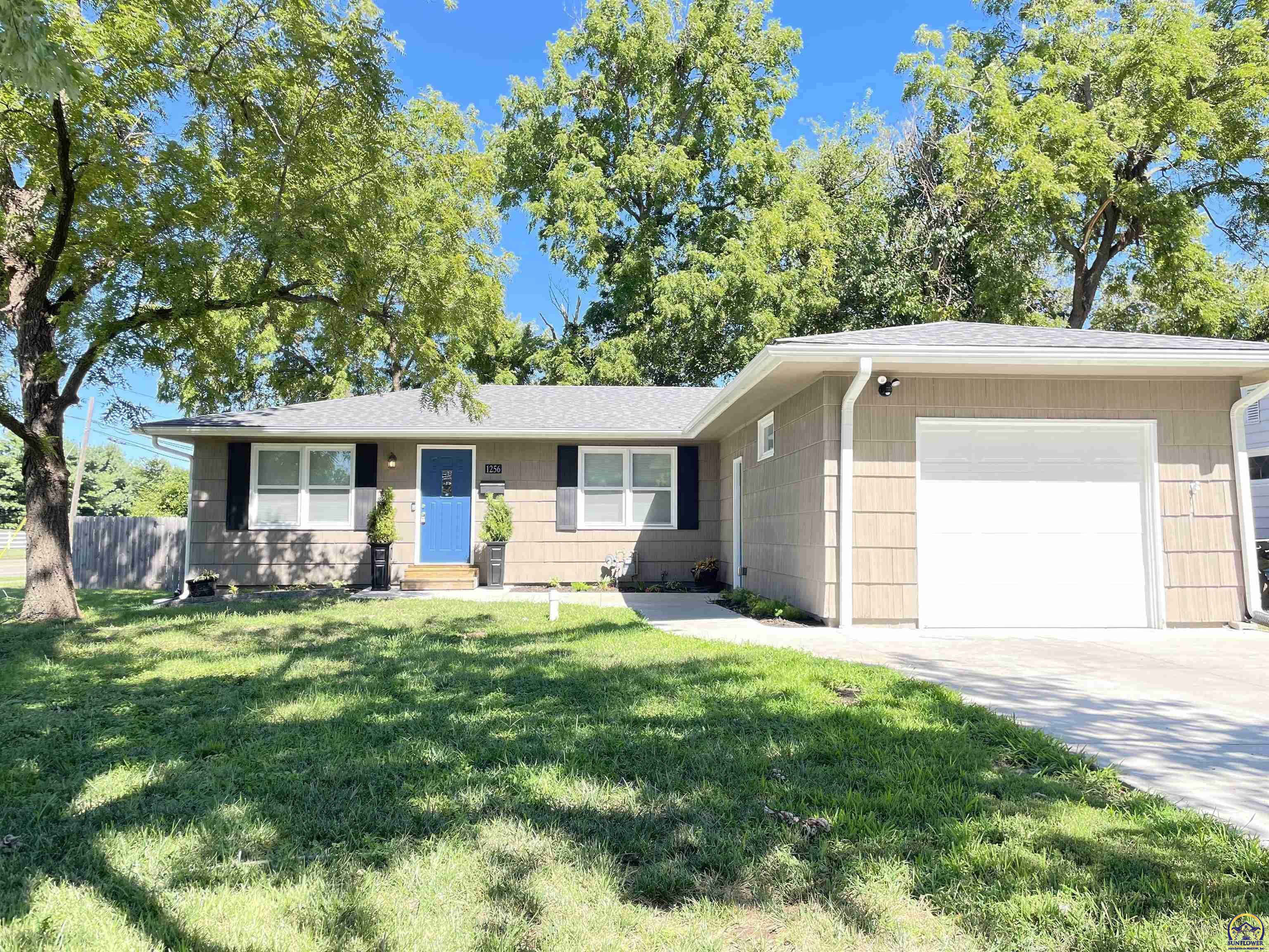 Property Photo:  1256 SW Indian Trail Ct  KS 66604 