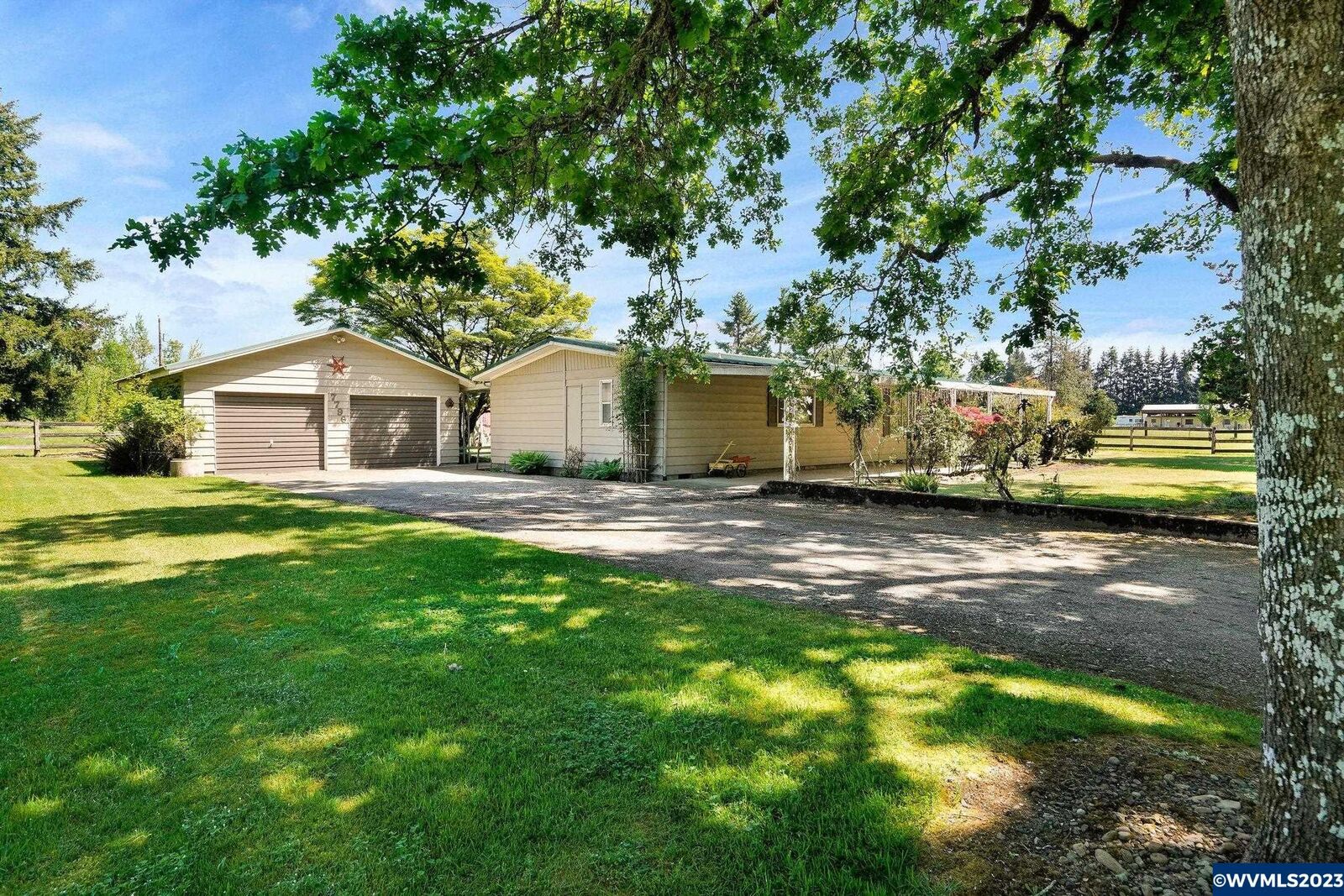 Property Photo: 7796 Baker Ln SE OR 97325