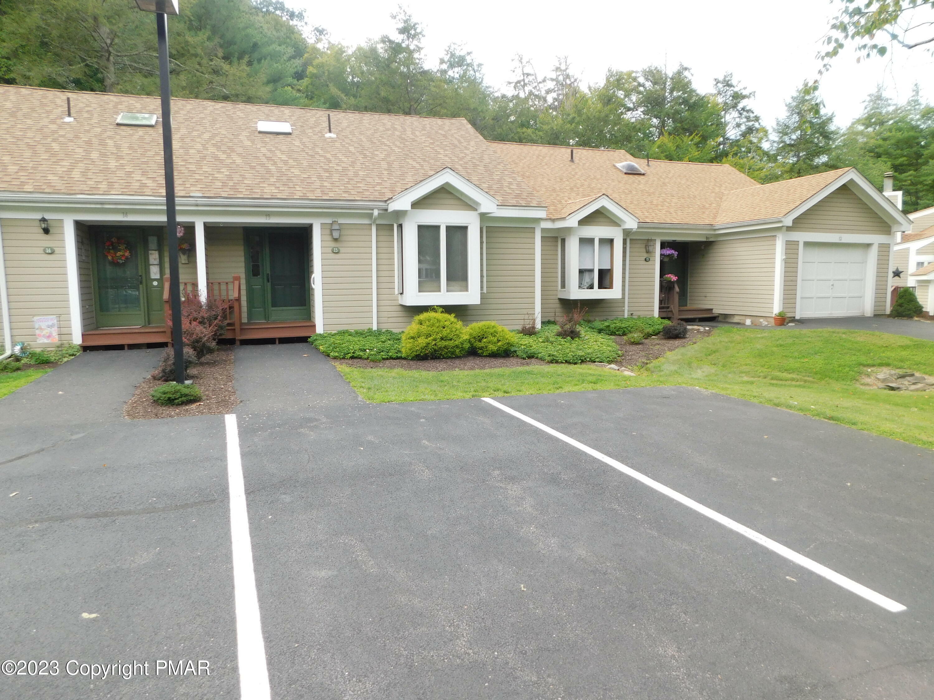 Property Photo:  13 Turtle Way  PA 18360 