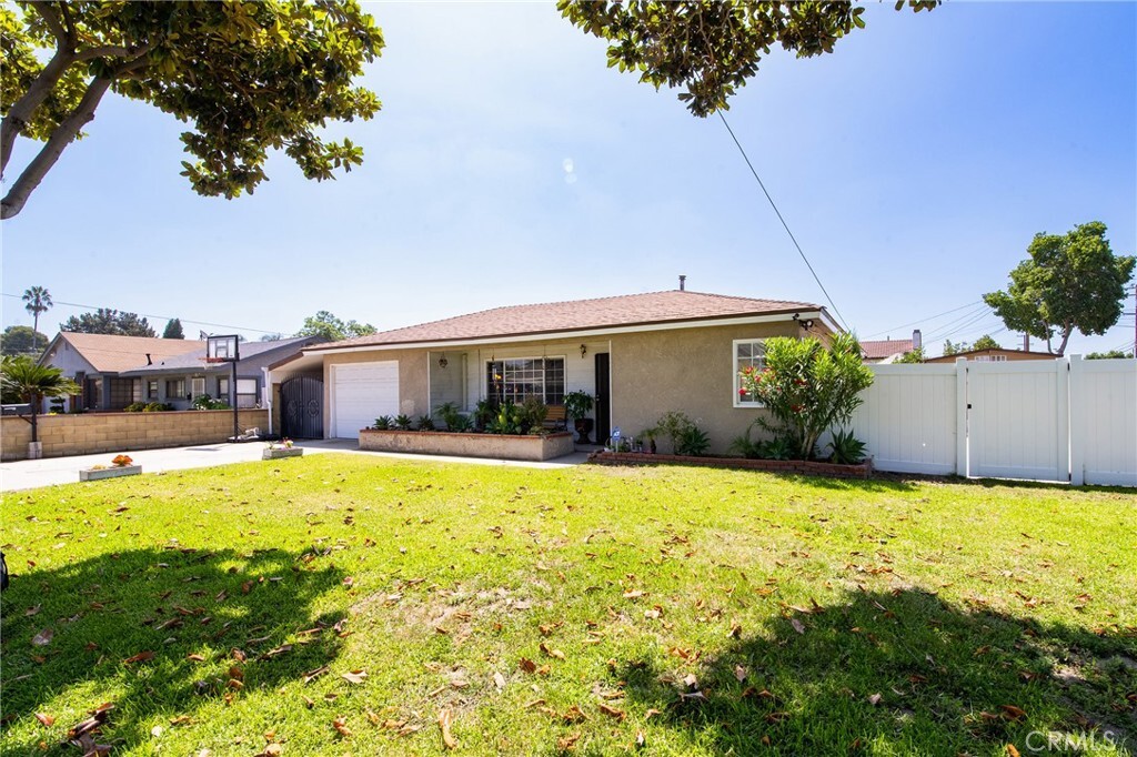 Property Photo:  9404 Darnell Street  CA 90706 