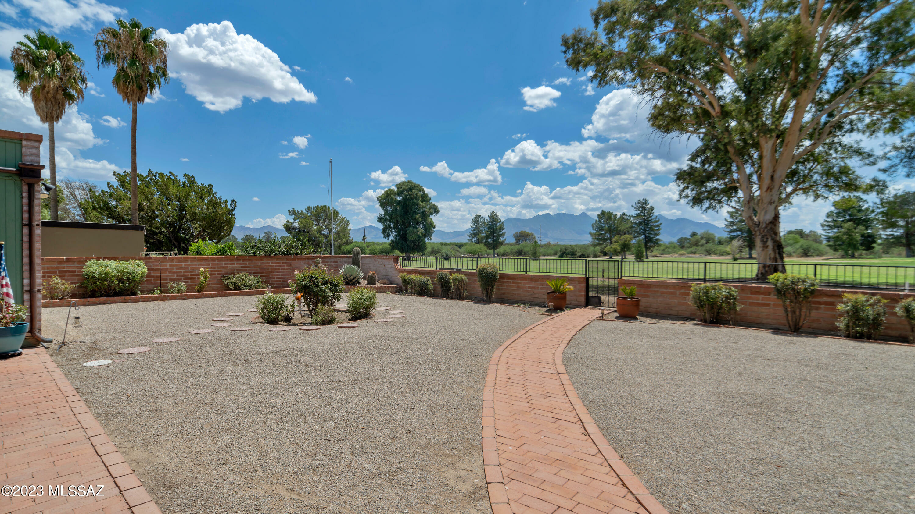 Property Photo: 306 E Los Rincones AZ 85614