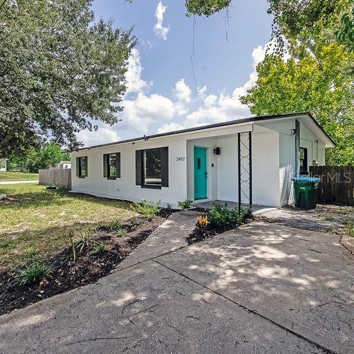 Property Photo:  2402 Sable Avenue  FL 32738 