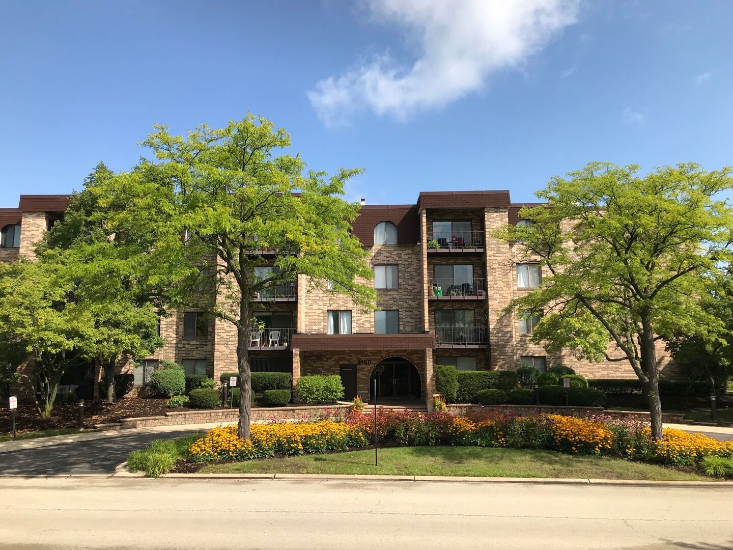 Property Photo:  2150 Valencia Drive 311A  IL 60062 