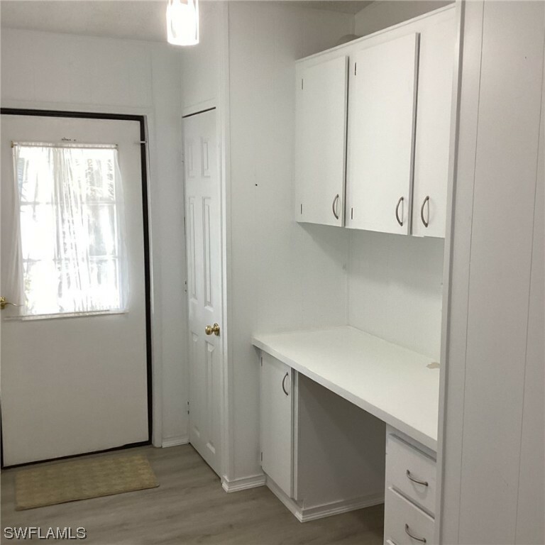 Property Photo: 121 Belle Isle Circle FL 34112