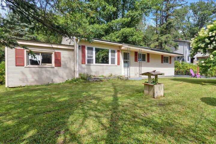 Property Photo:  9 Daniels Drive  VT 05641 