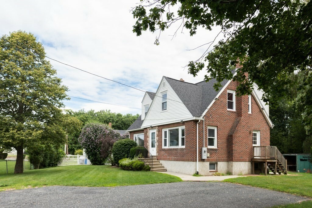 Property Photo:  6 Cabot  MA 01757 