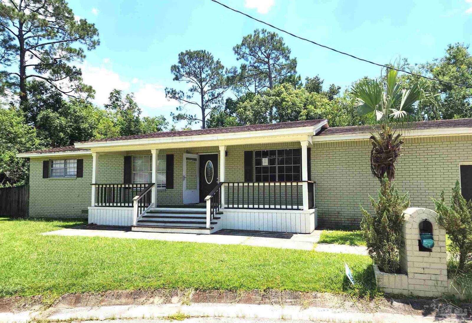 Property Photo:  8265 Continental Ct  FL 32506 